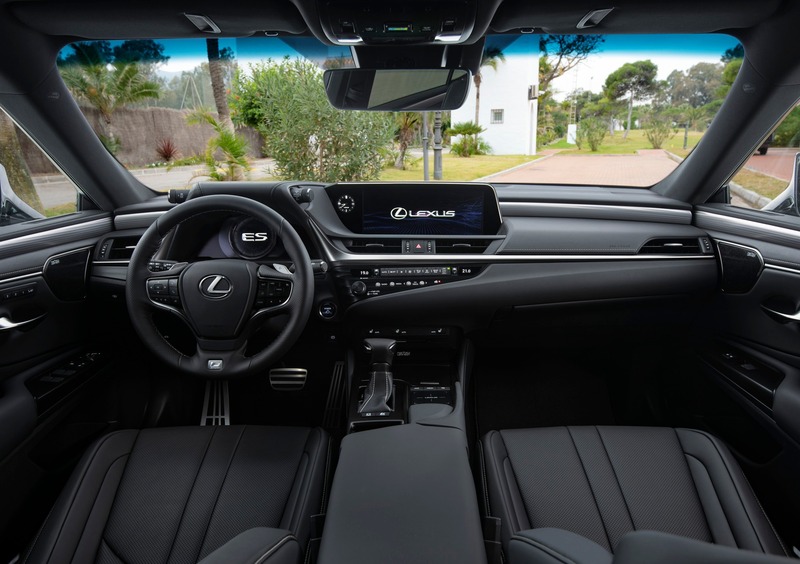 Lexus ES (2018-->>) (11)