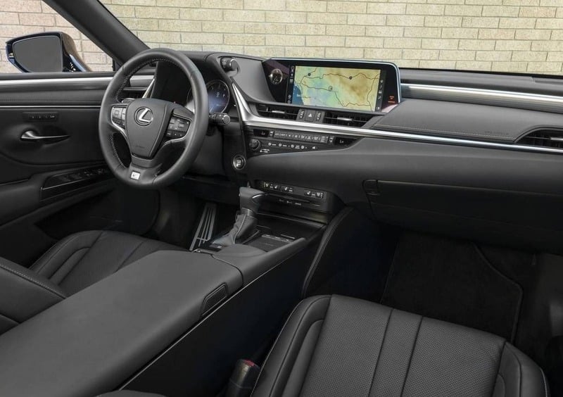 Lexus ES (2018-->>) (15)