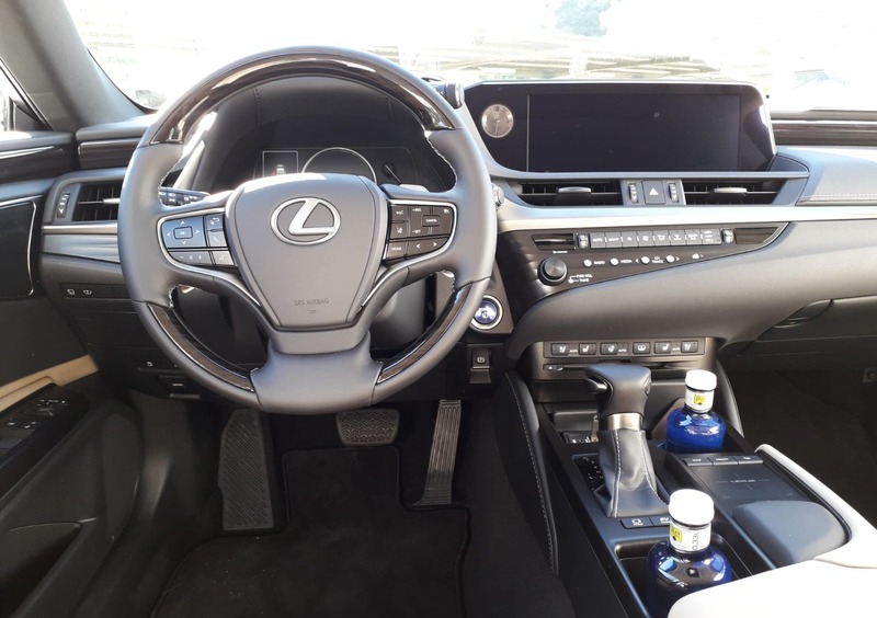 Lexus ES (2018-->>) (16)