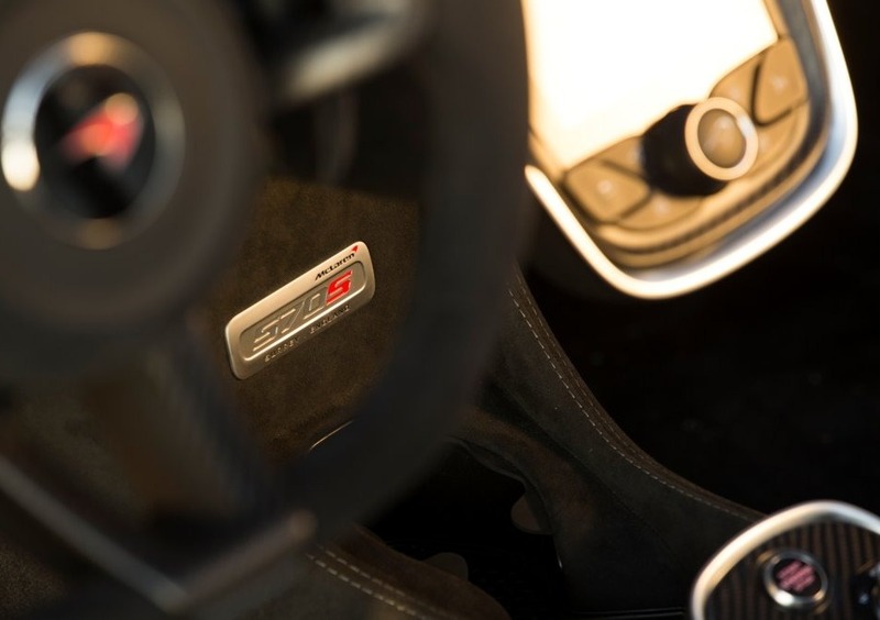 McLaren 570S Cabrio (2017-22) (24)