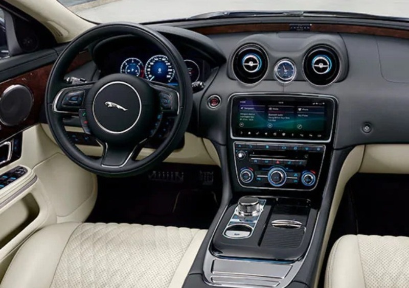 Jaguar XJ (2009-20) (37)