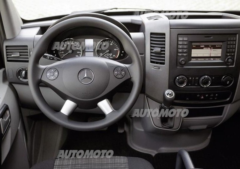 Mercedes-Benz Sprinter (2009-19) (11)