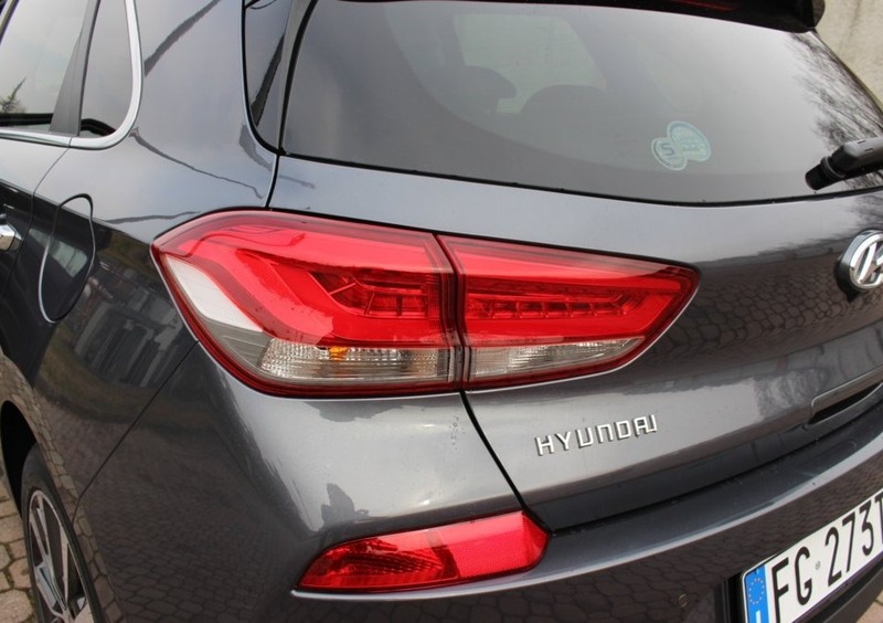 Hyundai i30 (2017-->>) (47)