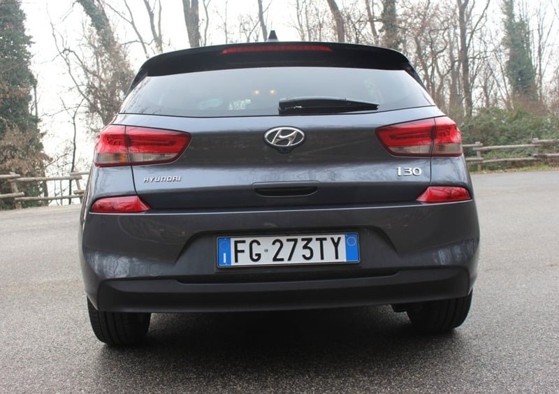 Hyundai i30 (2017-->>) (38)