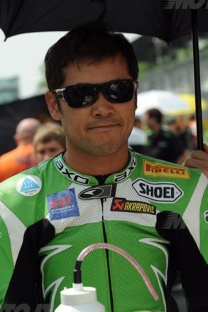 Rea e Tamada con il team Castrol Honda Ten Kate al N&uuml;rburgring