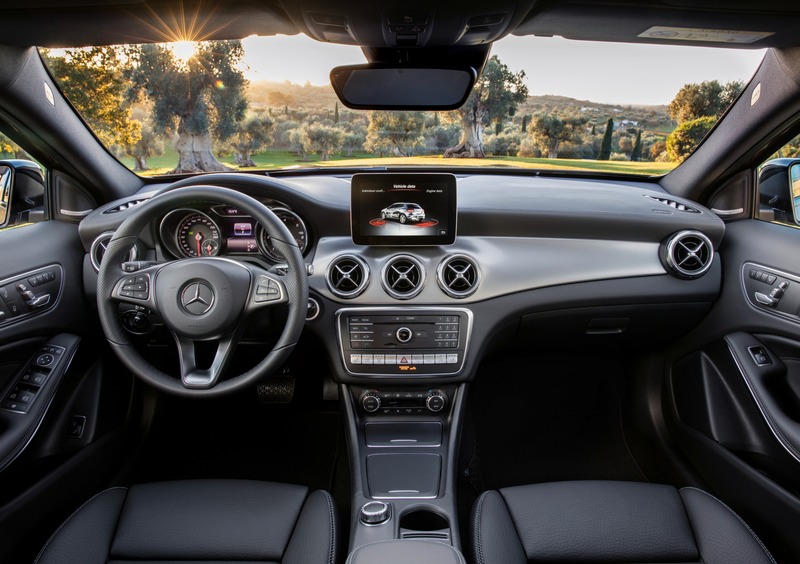 Mercedes-Benz GLA SUV (2013-20) (21)