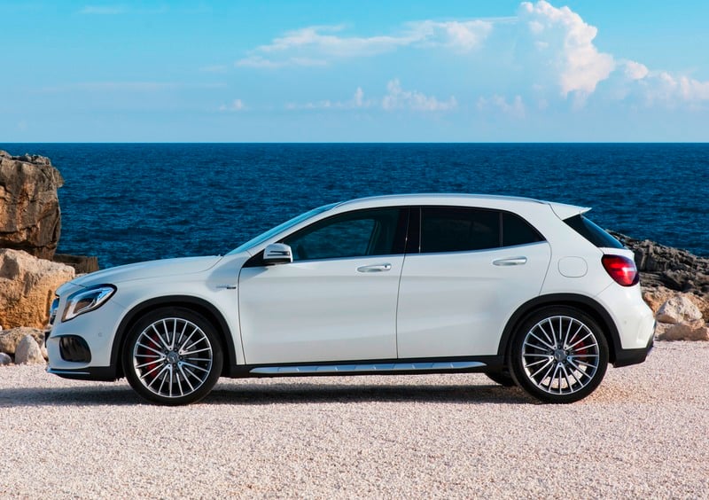 Mercedes-Benz GLA SUV (2013-20) (2)