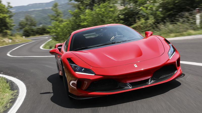 Ferrari F8 Tributo, celebra la dinastia V8 con la forza di 720 CV [Video]