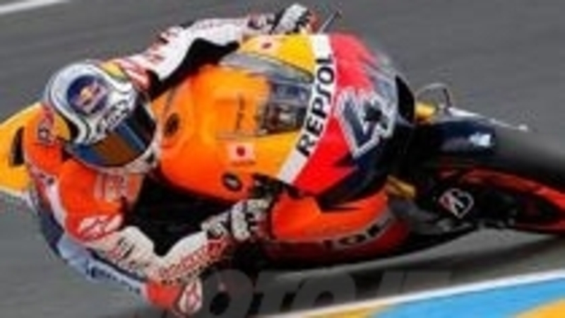 2012: il team LCR Honda vicino ad Andrea Dovizioso