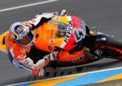 2012: il team LCR Honda vicino ad Andrea Dovizioso