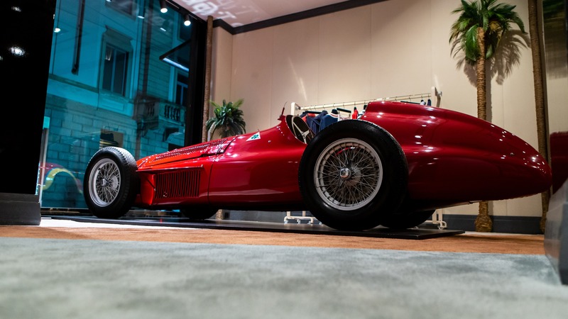 F1 Monza: Alfa Romeo, la Tipo 159 Alfetta in vetrina da Larusmiani