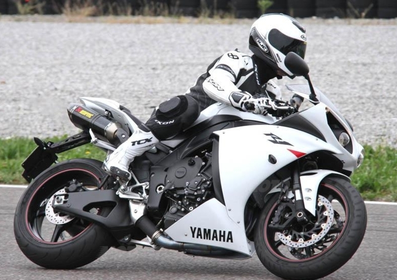 Yamaha YZF R1 