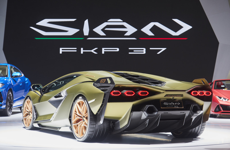 L&#039;affascinante posteriore della Sian sullo stand Lamborghini al Salone di Francoforte 2019