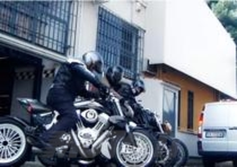 Alan Cathcart's prova la CR&amp;S Duu