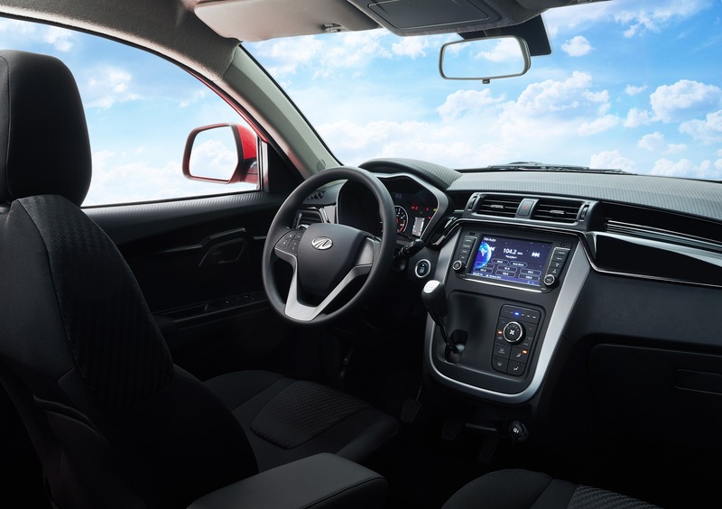 Mahindra KUV100 (2018-->>) (15)