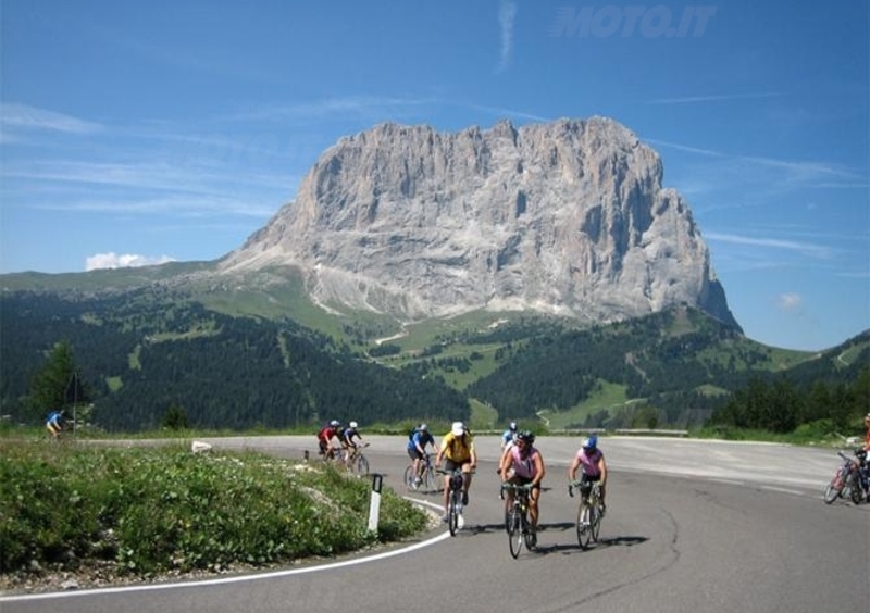 Nico Cereghini: &quot;Moto, camper e ciclisti: una domenica ordinaria&quot;