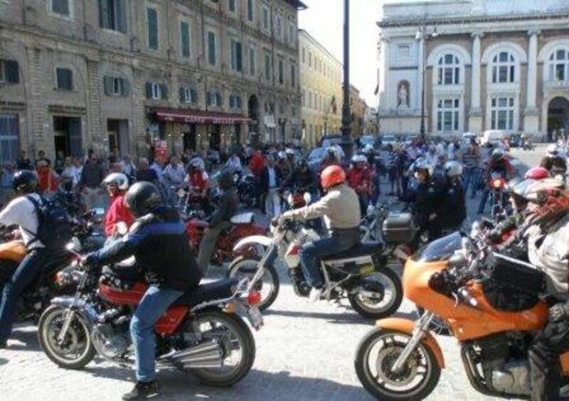 Inizia con la parata la &quot;Settimana Benelli&quot;