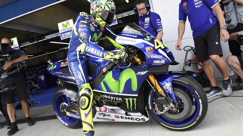 MotoGP 2016. Rossi in pole position nel GP di Spagna