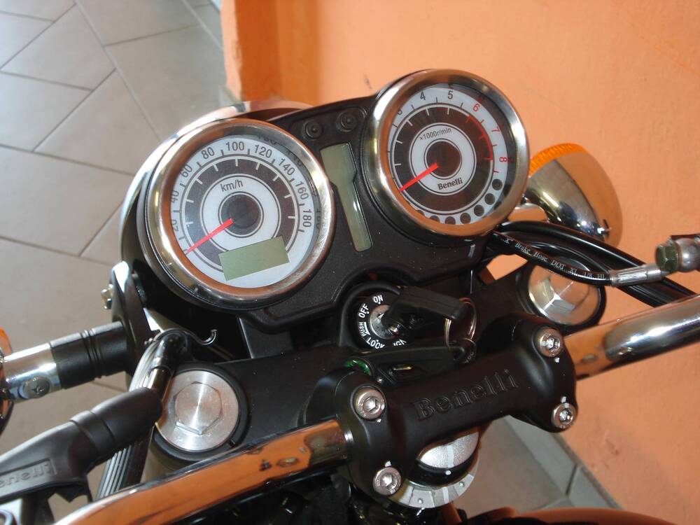 Benelli Imperiale 400 (2021 - 25) (8)