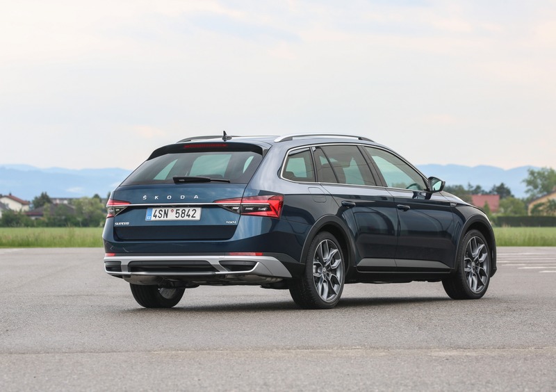 Skoda Superb Station Wagon (2015-24) (27)