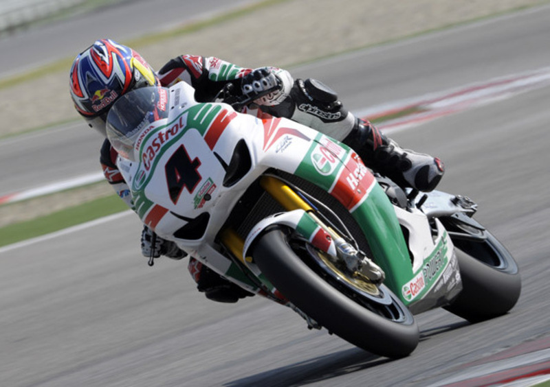 Rea batte Checa nel primo turno di prove a Portimao