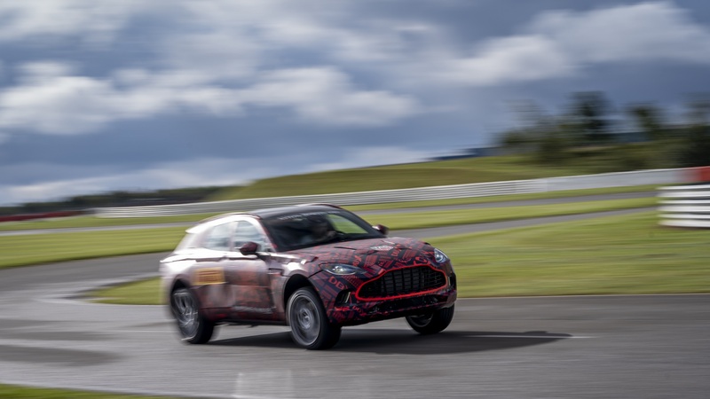 Aston Martin DBX, fasi finali di collaudo per il primo SUV di Gaydon