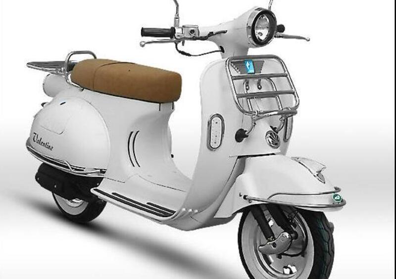 Quella Vespa non &egrave; un clone: Piaggio perde ricorso contro lo scooter cinese