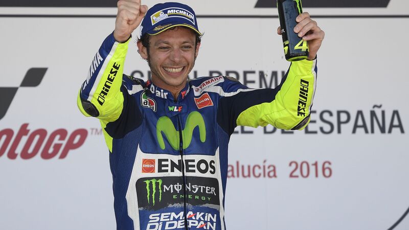 MotoGP. Rossi: &quot;Che bello stare sul podio... pi&ugrave; in alto di loro&quot;