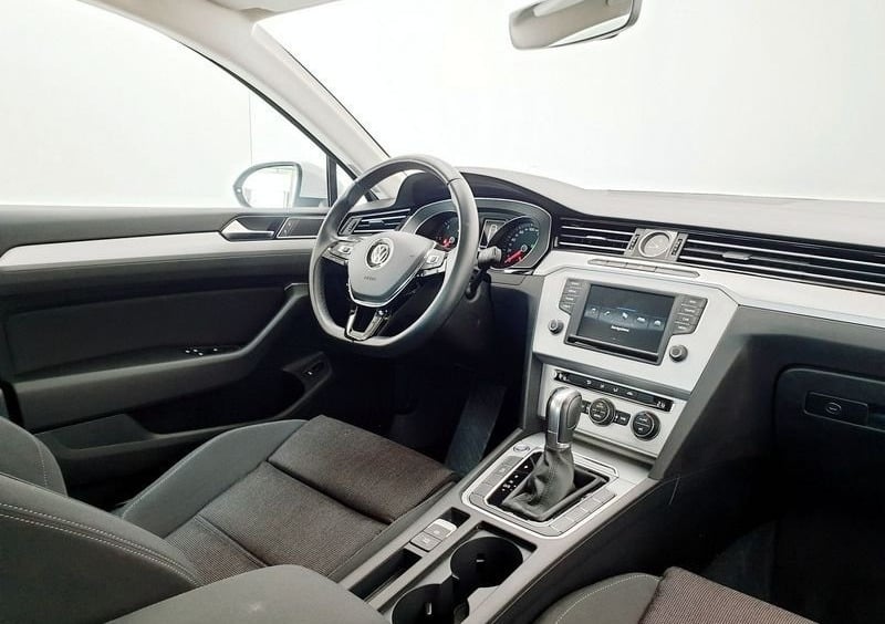 Volkswagen Passat Variant (2014-23) (41)