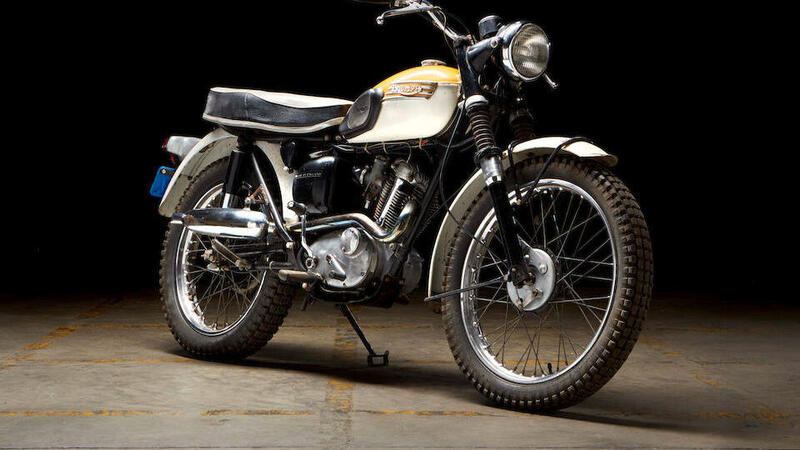 Triumph Mountain Cub: la moto che ha fatto incontrare Steve McQueen e Bruce Brown