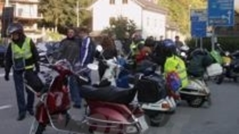 Il giro d&#039;Italia in Vespa