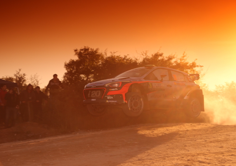 WRC16 Hayden Paddon (Hyundai) Gigantesco! Epica Prima Volta