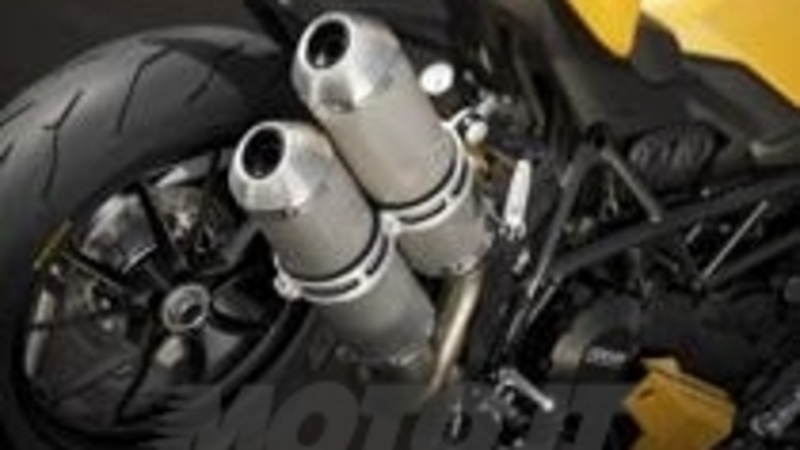 I Pirelli Diablo Rosso Corsa vestono la nuova Ducati Streetfighter 848