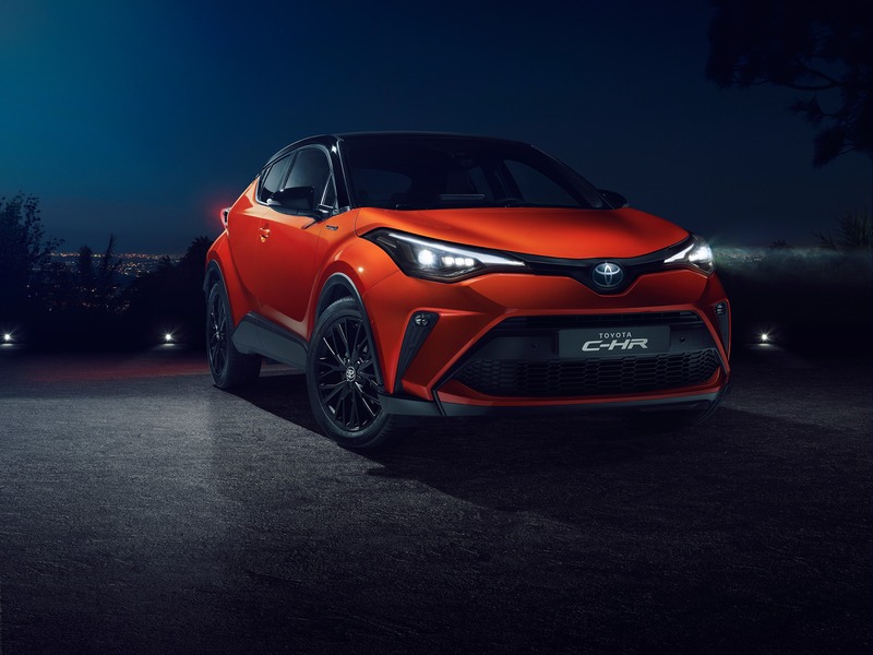 Toyota C-HR: restyling e nuovo motore hybrid da 184 CV