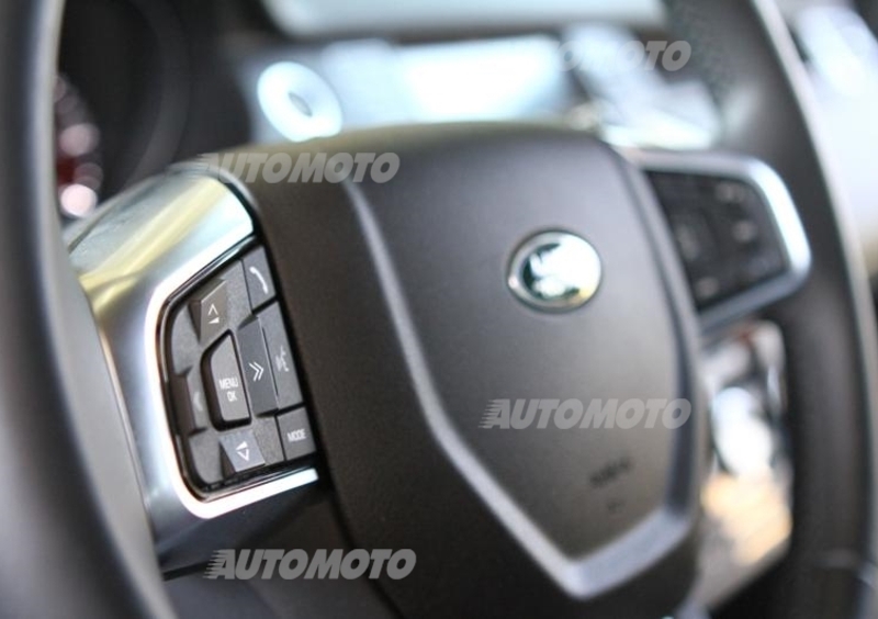Land Rover Discovery (2016-->>) (71)