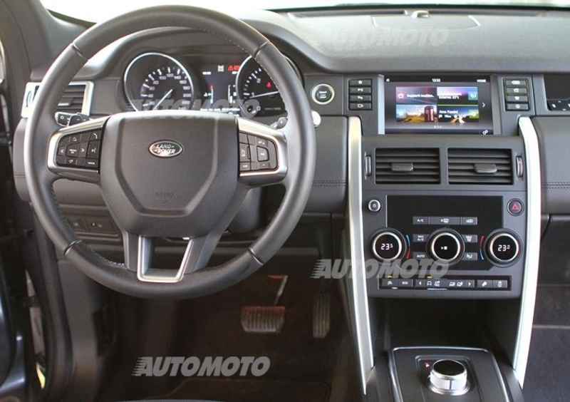 Land Rover Discovery (2016-->>) (59)