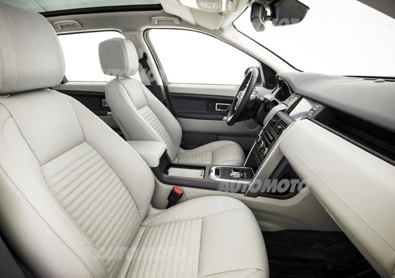 Land Rover Discovery (2016-->>) (60)