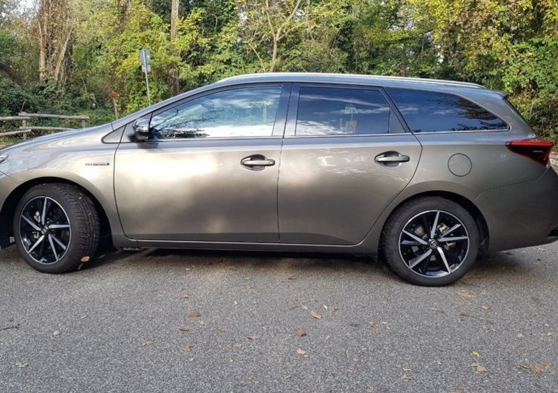 Toyota Auris Station Wagon (2013-19) (2)