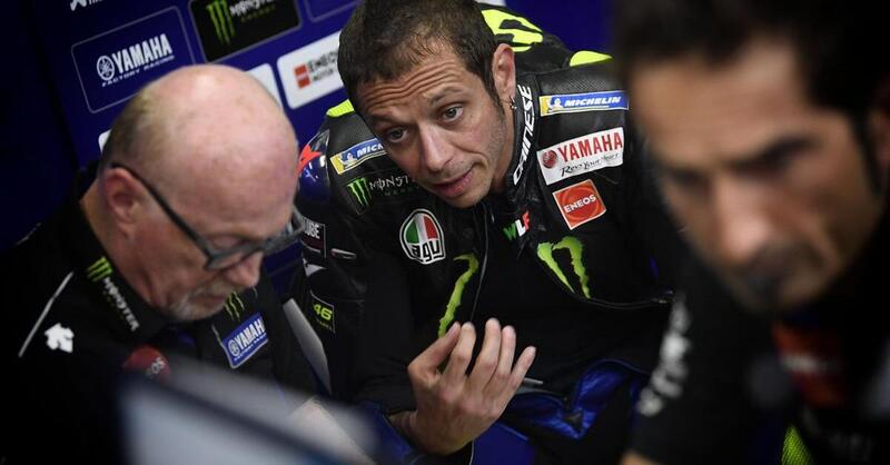 MotoGP. Valentino Rossi swaps Silvano Galbusera with David Munoz