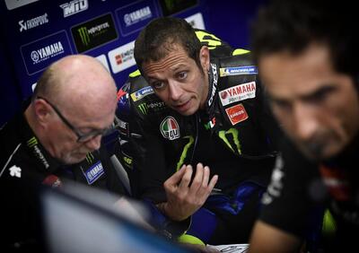 MotoGP. Valentino Rossi swaps Silvano Galbusera with David Munoz