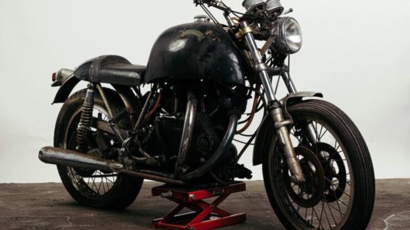 Egli-Vincent Black Shadow: la supermoto anni &rsquo;50 all&rsquo;asta