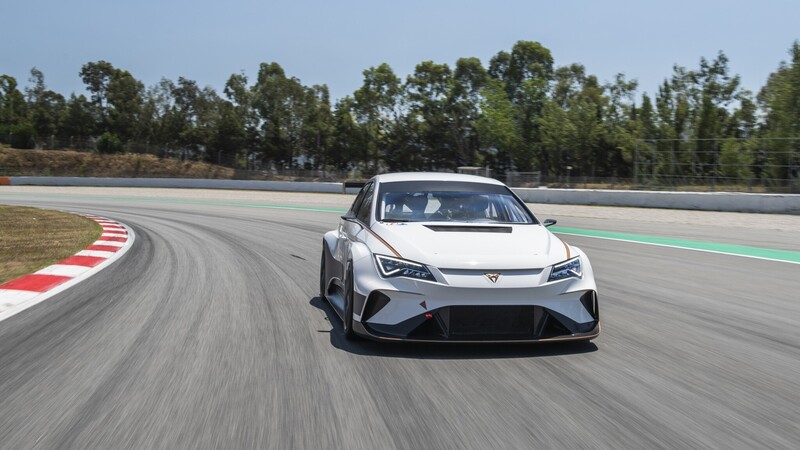 Cupra ETCR: l&#039;elettrica da turismo per la 1^ volta in pista al Montmel&oacute; [Video]