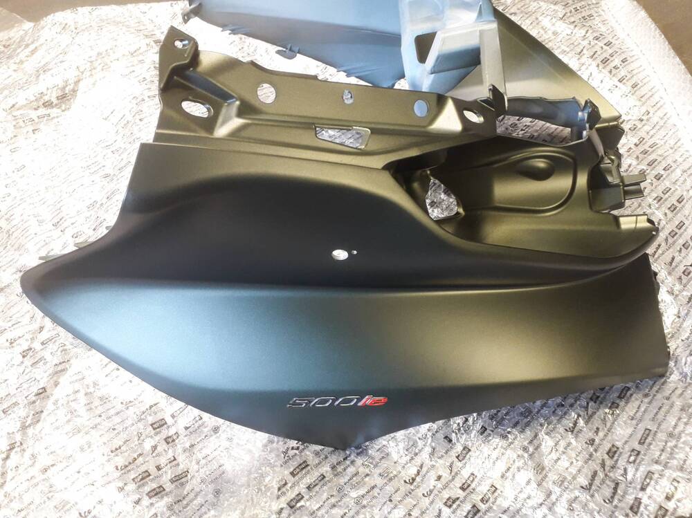 SCUDO ANTERIORE NEW PIAGGIO MP3 VERDE OPACO (2)