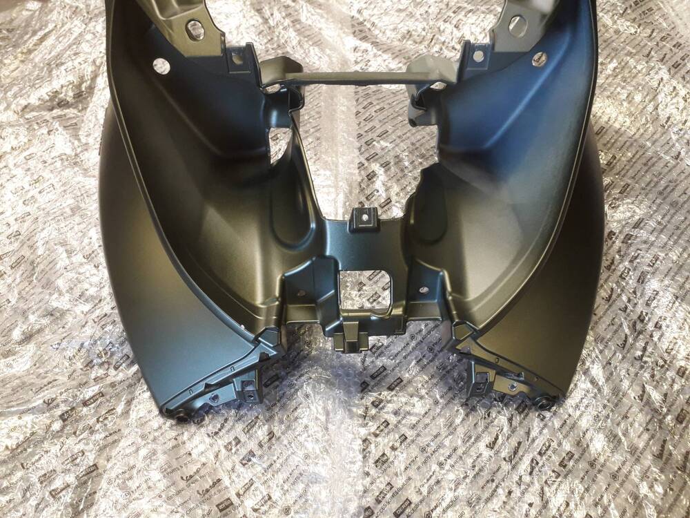 SCUDO ANTERIORE NEW PIAGGIO MP3 VERDE OPACO (7)