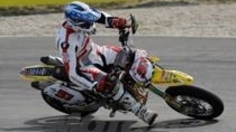 Adrien Chareyre si aggiudica la prova finale del Mondiale 2011 supermoto