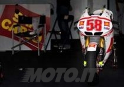 Un minuto di casino per Simoncelli