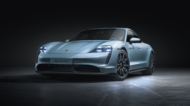 Porsche Taycan 4S: nuovo allestimento da 530 CV