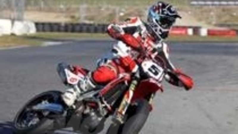 Aprilia conquista il mondiale supermoto S1 2011