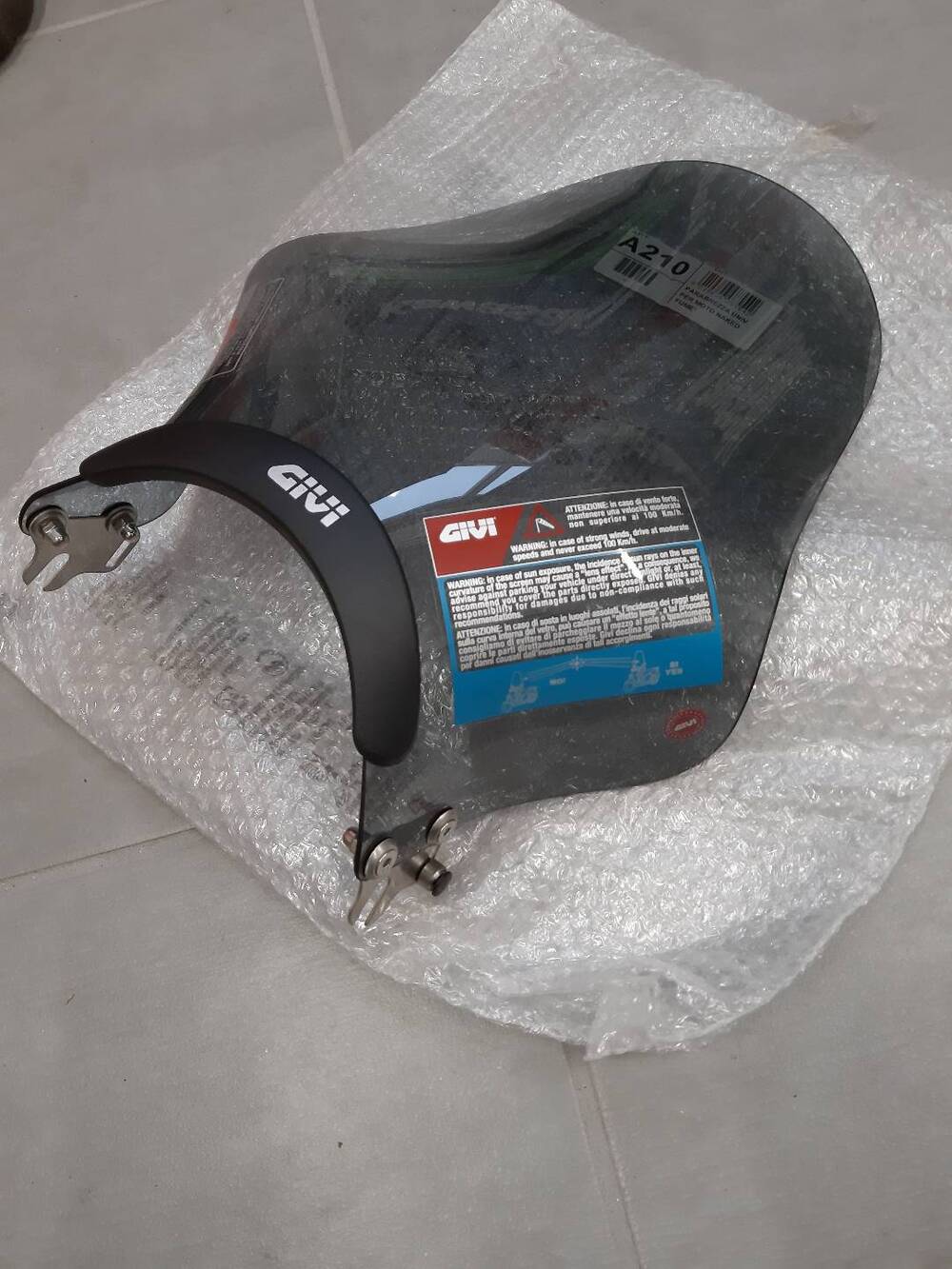 SPOILER UNINERSALE PER MOTO NAKED GIVI (2)