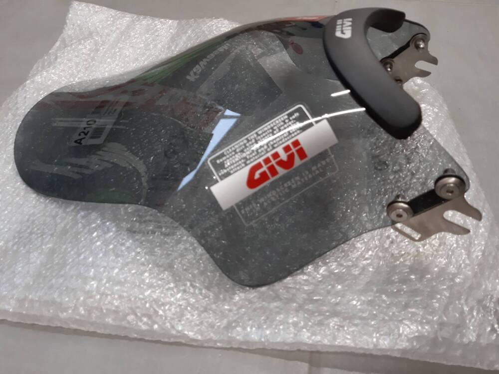 SPOILER UNINERSALE PER MOTO NAKED GIVI (3)